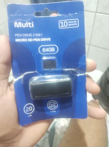 Cartão de memória 64 e pen drive