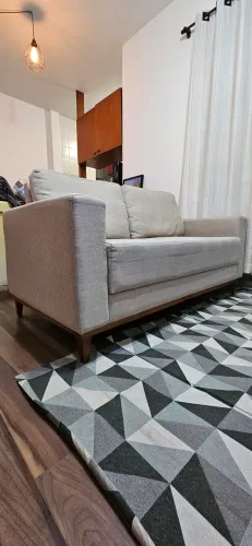 Sofá 2 lugares bege em bom estado