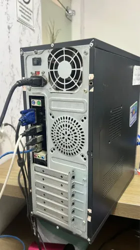 Computador Core 2 duo com 6 gigas de memória