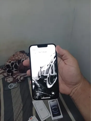 iPhone 16e