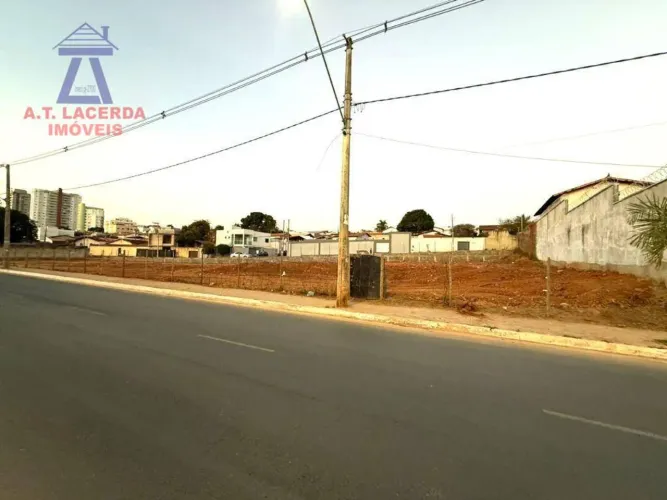 Terreno com 2.645 m² à Venda - Avenida Vicente Guimarães