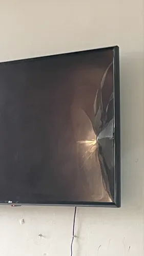 Tv LG - Tela quebrada