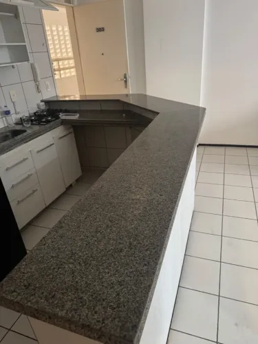 Banca de mármore. Peça mármore andorinha cinza. Granito.