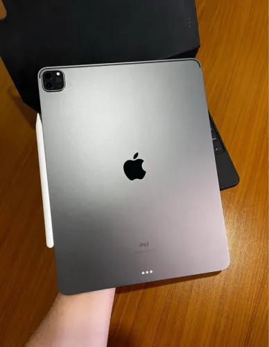 ? iPad Pro 12,9? 4ª Geração + Magic Keyboard + Apple Pencil 2