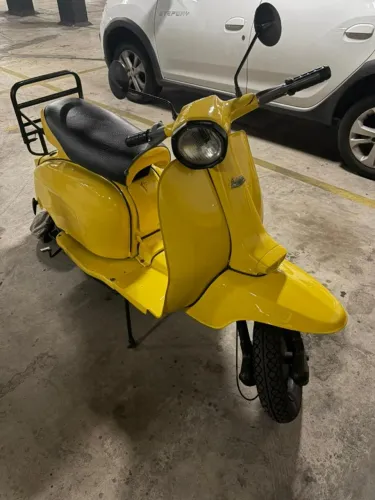 Scooter Lambretta 1971 original amarela