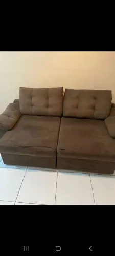Sofá retrátil bem conservado 