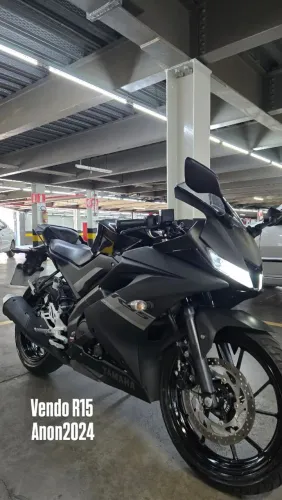 Yamaha R15 - Esportiva, econômica e muito conservada