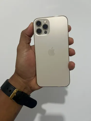 iPhone 12 Pro Dourado