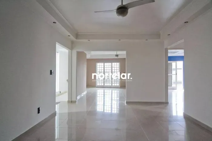 Casa com 3 dormitórios para alugar, 211 m² por R$ 4.692,00/mês - Vila Boaçava - São Paulo/