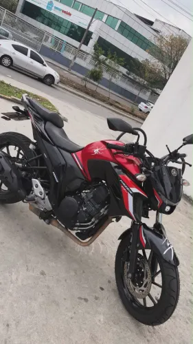 VENDO FZ25 MAIS INFORMAÇÕES SO CHAMAR!