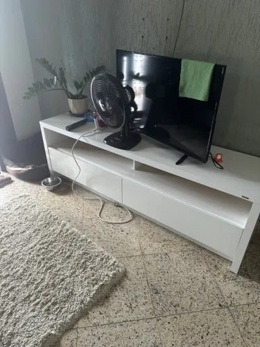 Rack para tv / quarto branco usado