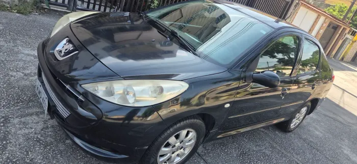 Peugeot 207 Sedan Passion XR 1.4 Flex 8V 4P 2011