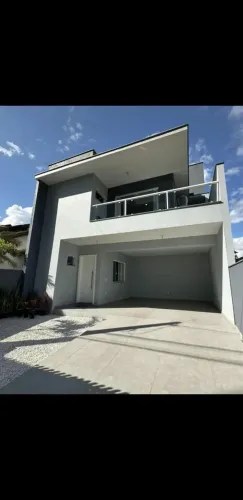 Sobrado para venda em Centro com 3 quartos, sendo 3 suítes, 181m²