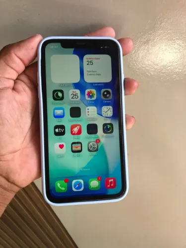 iPhone 11 somente vidro traseiro trincado Face ID off de resto tudo funcionando 