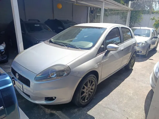 Fiat Punto Attractive Italia 1.4 F.flex 8V 5P 2012