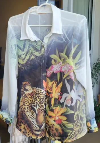 Camisa fashion em chiffon, estampada Tamanho G