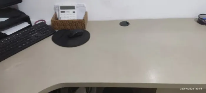 mesa de escritório em L