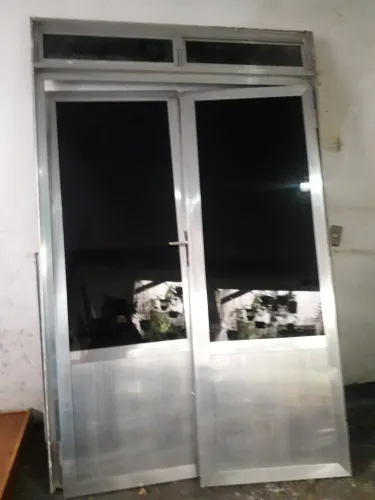 Porta de alumínio