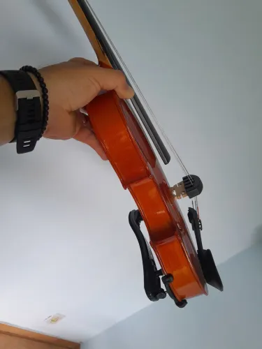 Violino marca parrot  4/4 