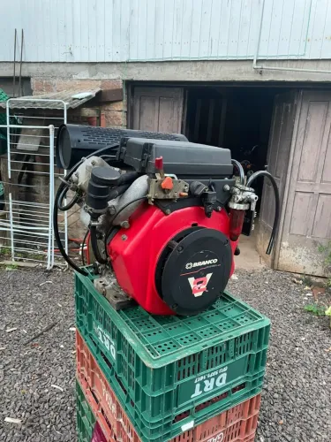 Vendo motor branco 18cv a diesel 