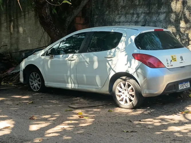 Peugeot 308 Allure 1.6 Flex 16V 5P Mec. 2013