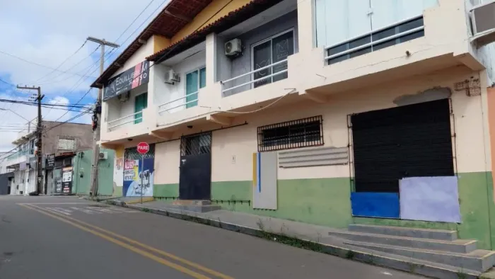 VÉRTICE ALUGA | EXCELENTE PONTO COMERCIAL NO VINHAIS