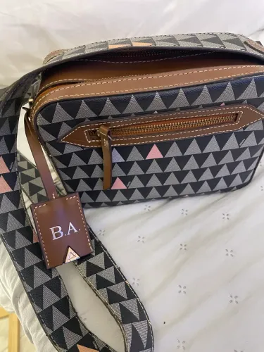 Bolsa schutz triangle