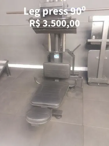 Aparelhos tubular para musculação
