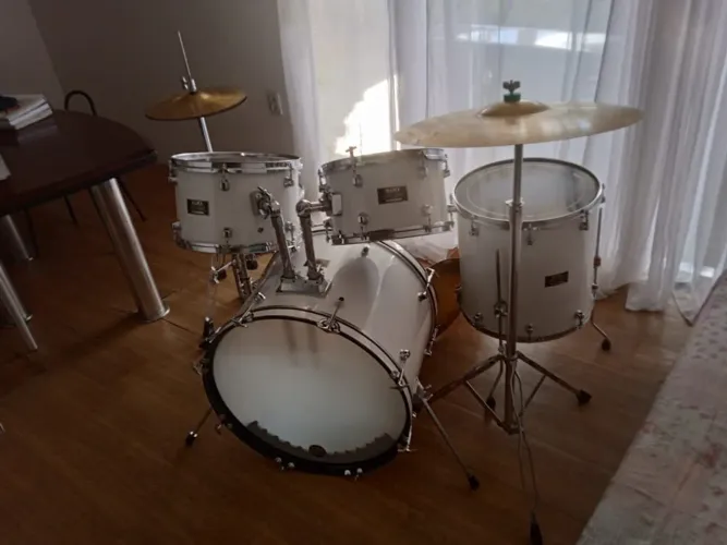 Bateria Acustica Branca 