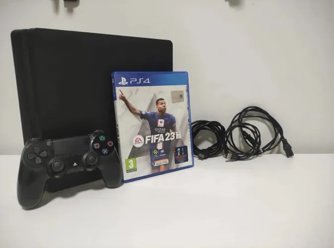 PS4 SLIM 1TB com 1 jogo e 1 controle e cabos