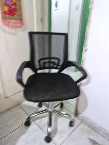 Cadeira de escritorio com regulagem de altura