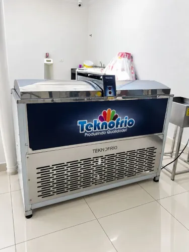 Picoleteira Teknofrio para 10 formas / picolé e gelo saborizado