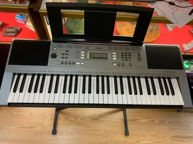 Teclado Yamaha psr e353