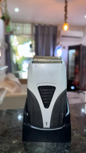 Máquina wahl shaver andis , bem conservada 