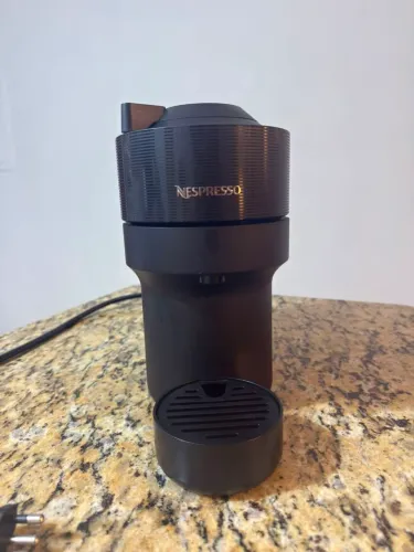 Nespresso Vertuo Pop Preta 110V