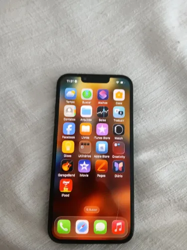Vendo um iPhone 13 128 GB valor 2.500