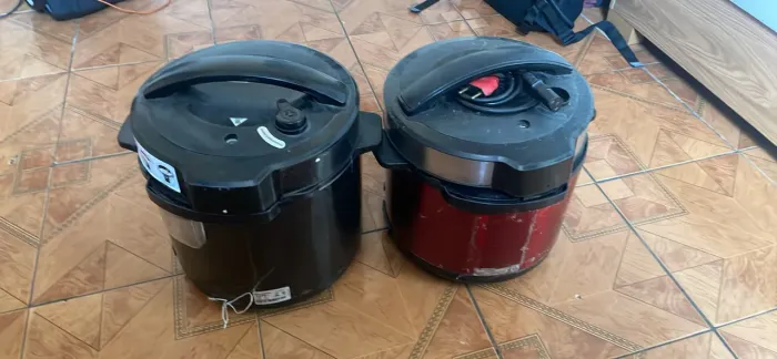 Vendo panelas elétricas com apenas dois problemas