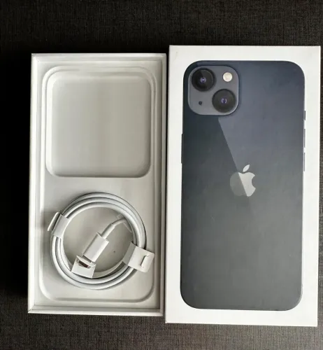 Vendo iPhone 13, 256 GB, azul impecável, com caixa, cabo e fonte.