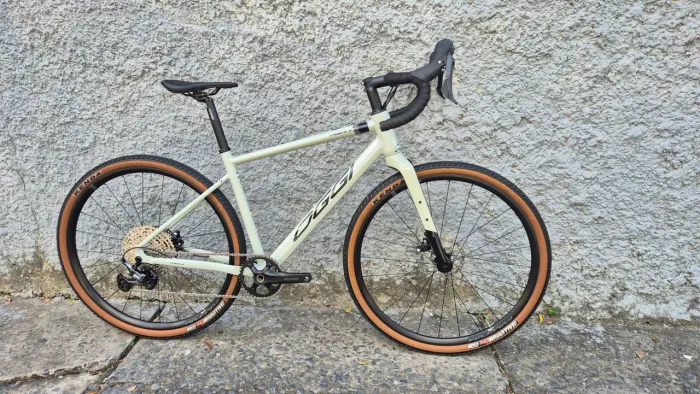 OGGI TRIBALE gravel tamanho M 30km rodados somente ....preco de oportunidade