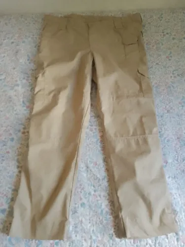 Calça tática estilo cargo