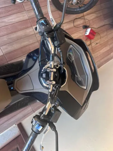Linda moto Honda PCX 160