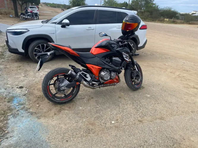 ? Z 800 a mais nova da Bahia moto com 26.000 km rodado nova nova nova