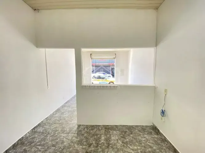 Aluga-se ponto comercial na Vila Santos Dumont