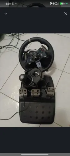 Volante Logitech completo com câmbio, joystick