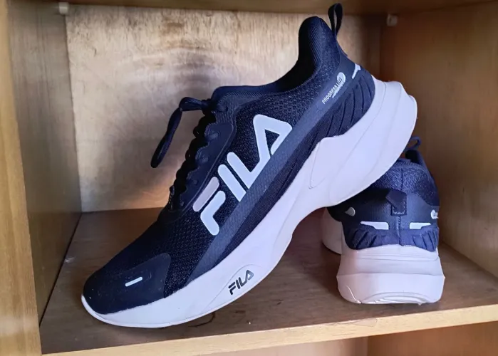 Tênis Fila Progress Lite Masculino - Azul+Branca<br><br>140,00 reais <br><br>Passo cartão de crédito