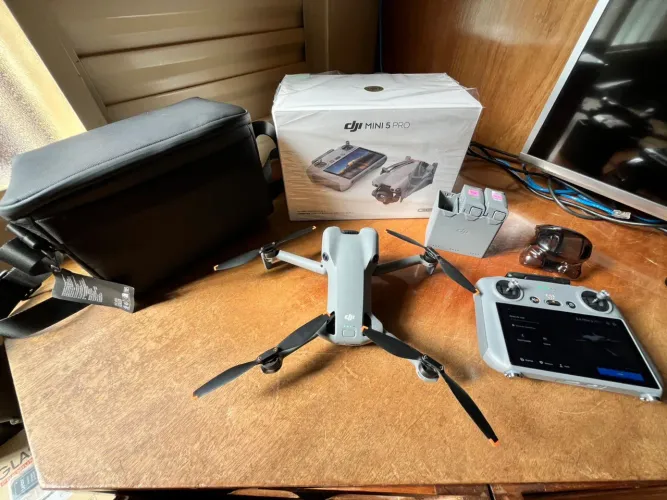 DJI Mini 5 Pro Fly More Combo Plus (Com Tela + Anatel + NF e Garantia)