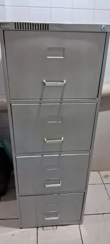 Armário de escritório com 4 gavetas aceito oferta