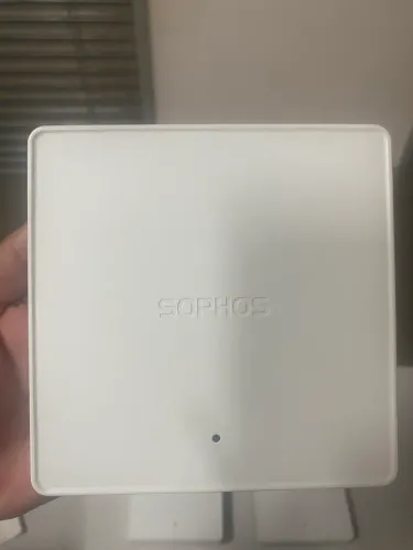 Access Point da linha Sophos APX, modelo APX 120 + PEO AT200