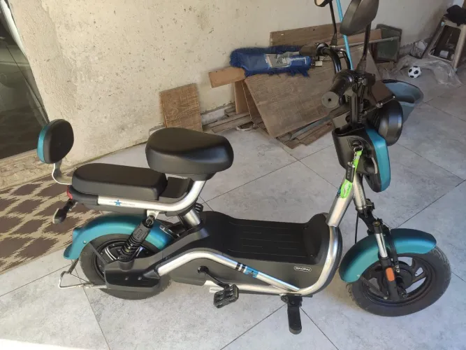 Moto scooter elétrica 