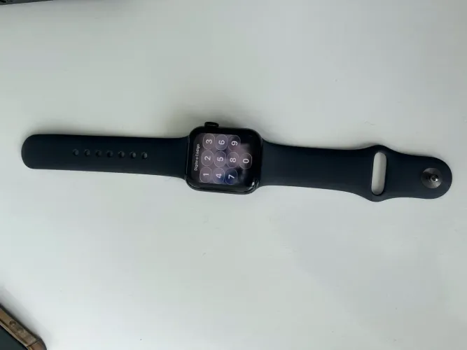 Apple Watch SE GPS (2da gen) - meia-noite de alumínio 40 mm